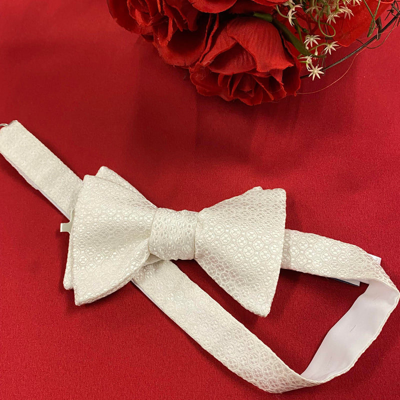 „Vintage Fliege cremeweiß Seide gemustert Made in Italy elegante Herrenfliege“