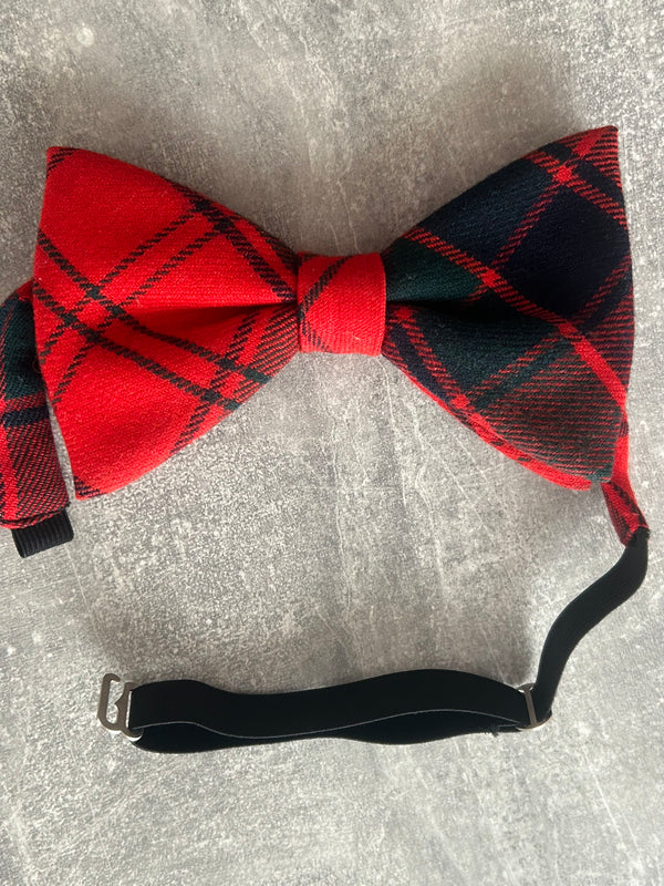 Vorgebundene Vintage-Tartan-Fliege rot dunkelgrün