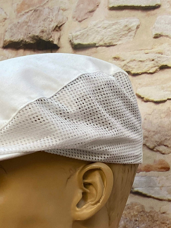 „Weiße Schiebermütze Größe 59 aus Baumwolle als Accessoire für Hickory Golf und 20er Jahre Herrenmode“