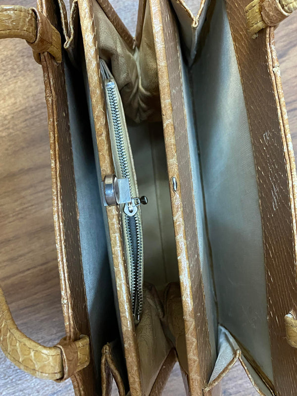 Vintage Handtasche in Cognac mit glänzender Reptilleder-Struktur, zwei Henkeln und Metallverschluss Ansicht 7