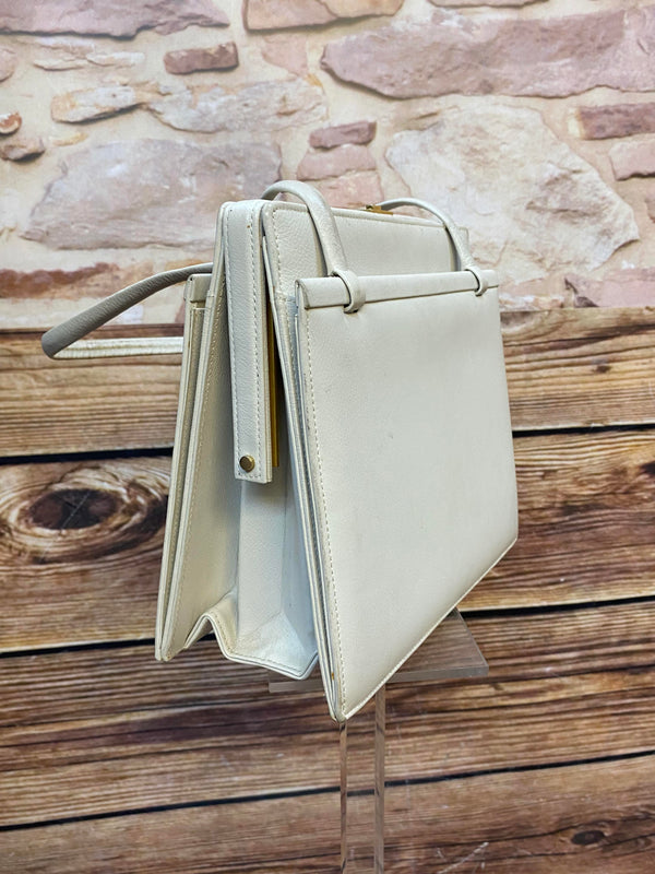 Cremefarbene Vintage Handtasche mit zwei Henkeln, goldfarbenem Verschluss und Innenfach Ansicht 2