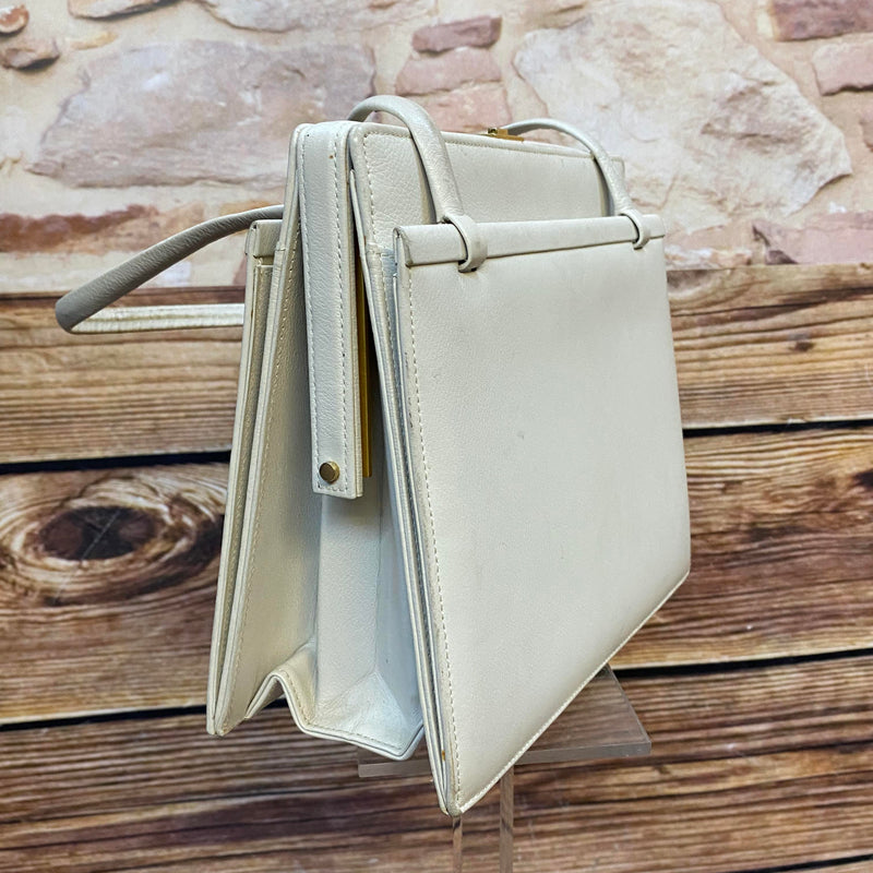 Cremefarbene Vintage Handtasche mit zwei Henkeln, goldfarbenem Verschluss und Innenfach Ansicht 2