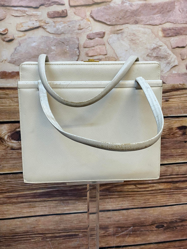 Cremefarbene Vintage Handtasche mit zwei Henkeln, goldfarbenem Verschluss und Innenfach Ansicht 3