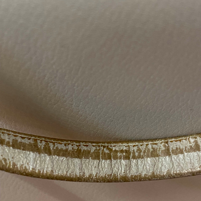Cremefarbene Vintage Handtasche mit zwei Henkeln, goldfarbenem Verschluss und Innenfach Ansicht 7