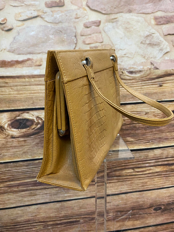 Cognacfarbene Vintage Handtasche mit Kroko-Prägung, zwei Henkeln und mehreren Innenfächern Ansicht 2