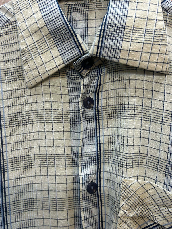 „Vintage Hemd Herren kariert Detail Kragen und Knopfleiste“