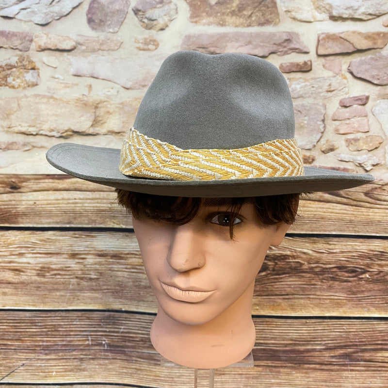 Grauer Vintage Herren Fedora aus Haarfilz mit gelb-naturfarbenem Hutband Größe 56 Ansicht 1