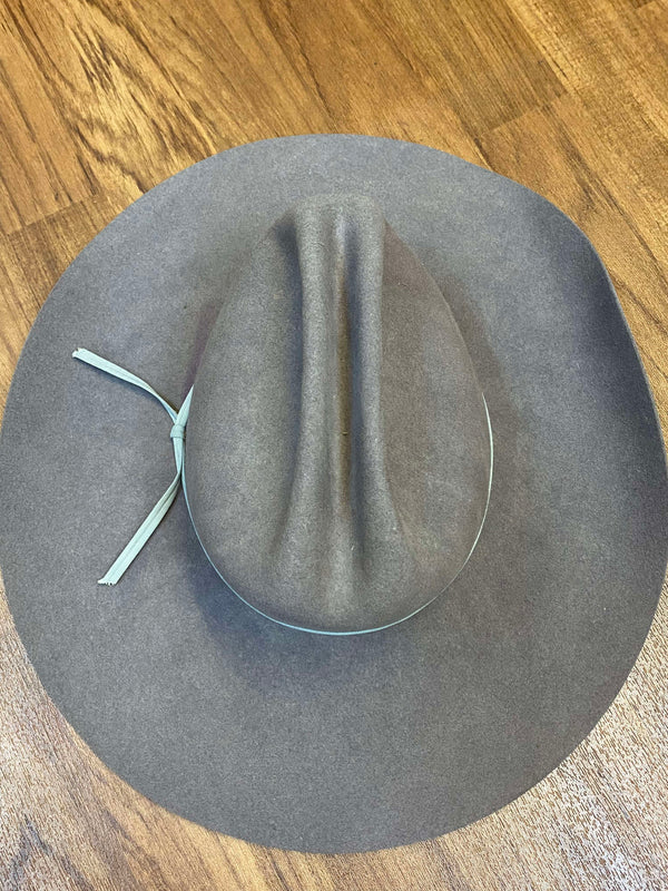 Grauer Vintage Westernhut von Smithbilt mit breiter Krempe und hellem Hutband Ansicht 4