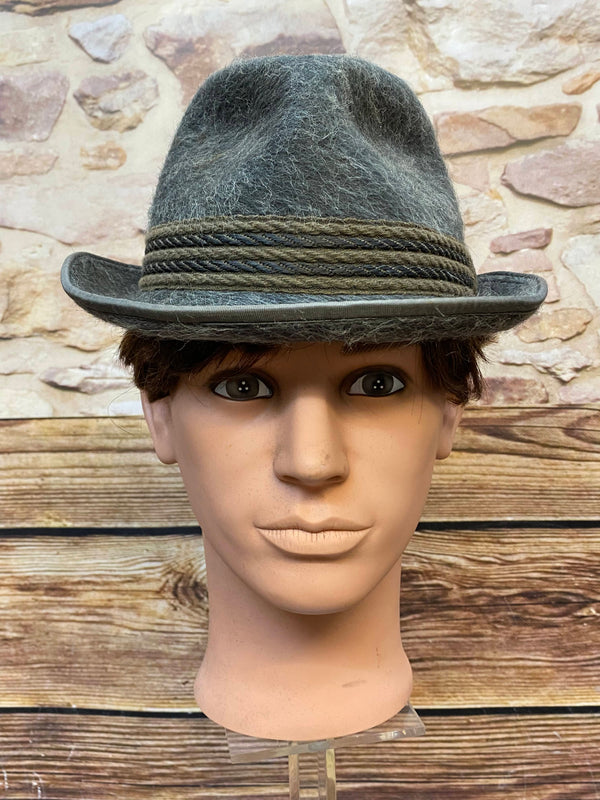 „Grauer Vintage Herren Hut Größe 56 mit dekorativem Hutband und klassischer Filzhut-Form für Retro Herrenlooks“