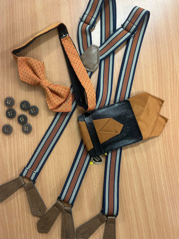 Komplettes Vintage-Herren-Set mit Hosenträgern, Fliege, Knöpfen und Einstecktuch im Lederetui
