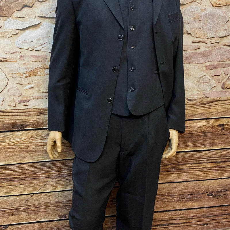 „Vintage Herrenanzug aus reiner Schurwolle – klassisches 3-teiliges Outfit mit Hemd und Weste“