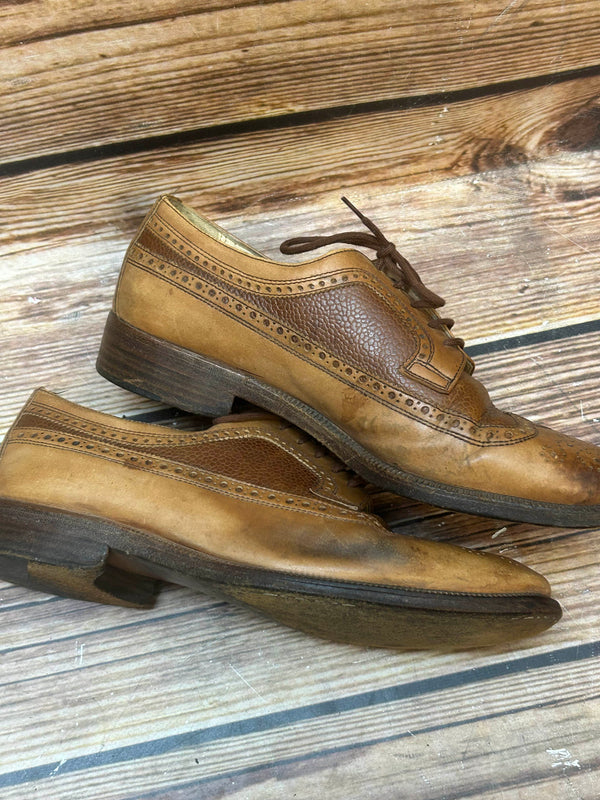 Seitenansicht der Vintage Leder-Brogues, Größe 39