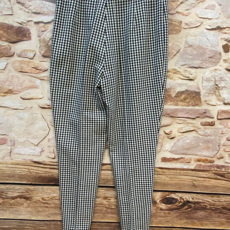 „1980er Vintage Stiefelhose Damen Größe 42 mit Fußsteg Rückansicht“