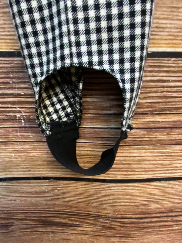 „Detailansicht des elastischen Fußstegs der Vintage Pepitahose Damen“