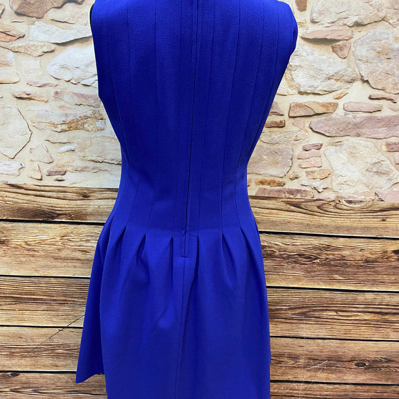 „Rückansicht Vintage Kleid blau mit Reißverschluss und figurbetonter Schnittführung“