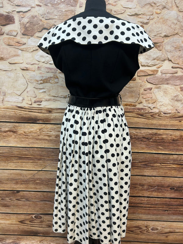 Punktekleid Gr. 40/42 – Schwarz-Weiß, 80s