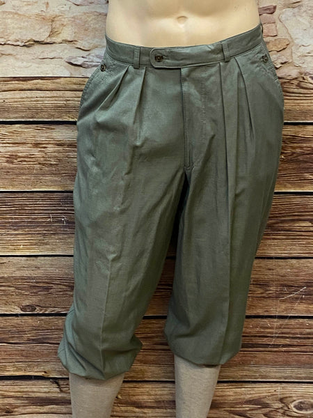 Vintage grüne Knickerbockerhose in Größe 50, Frontansicht