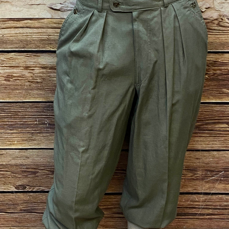 Vintage grüne Knickerbockerhose in Größe 50, Frontansicht