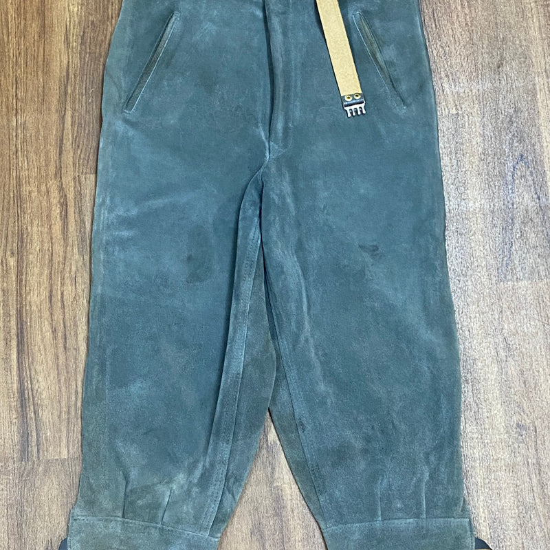 „Vintage Kniebundlederhose Herren graugrün Echtleder Größe 44 Vorderansicht mit Gürtel“