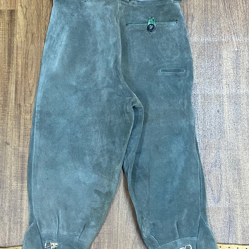 „Trachtenlederhose Kniebund graugrün Rückseite mit Schnallen Herren“