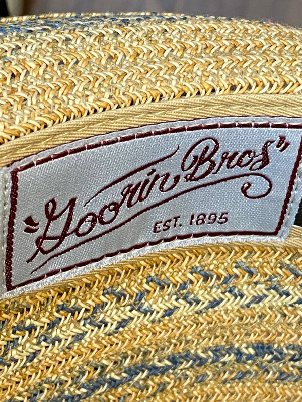 „Detailaufnahme vom Goorin Bros Etikett EST 1895 im Inneren eines Herren Strohhuts“