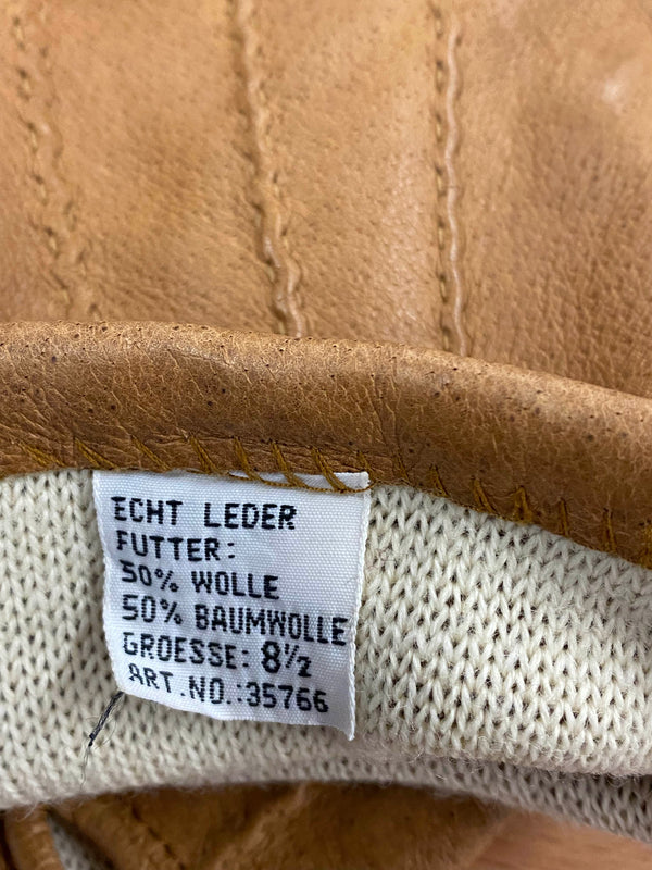 Materialetikett mit Echt Leder und Größe 8 1/2