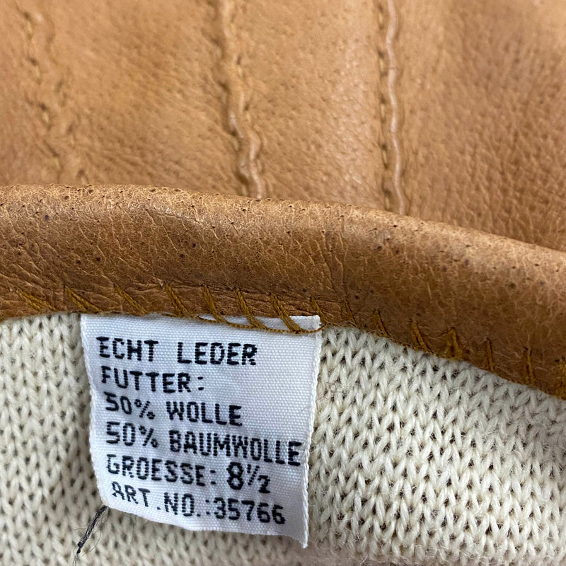 Materialetikett mit Echt Leder und Größe 8 1/2