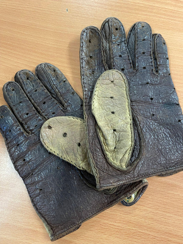 Innenansicht zweifarbiger Roeckl Fahrhandschuhe mit Perforationen