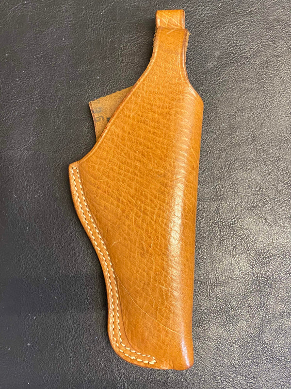 „Vintage Lederholster in Braun aus den 1970er Jahren im Western Stil mit sichtbaren Ziernähten“