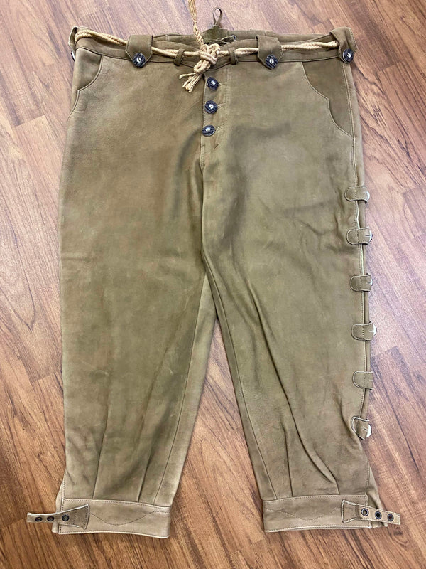 „Hellbraune Trachten Lederhose Echtleder mit Knopfleiste und Kordelzug Detail“