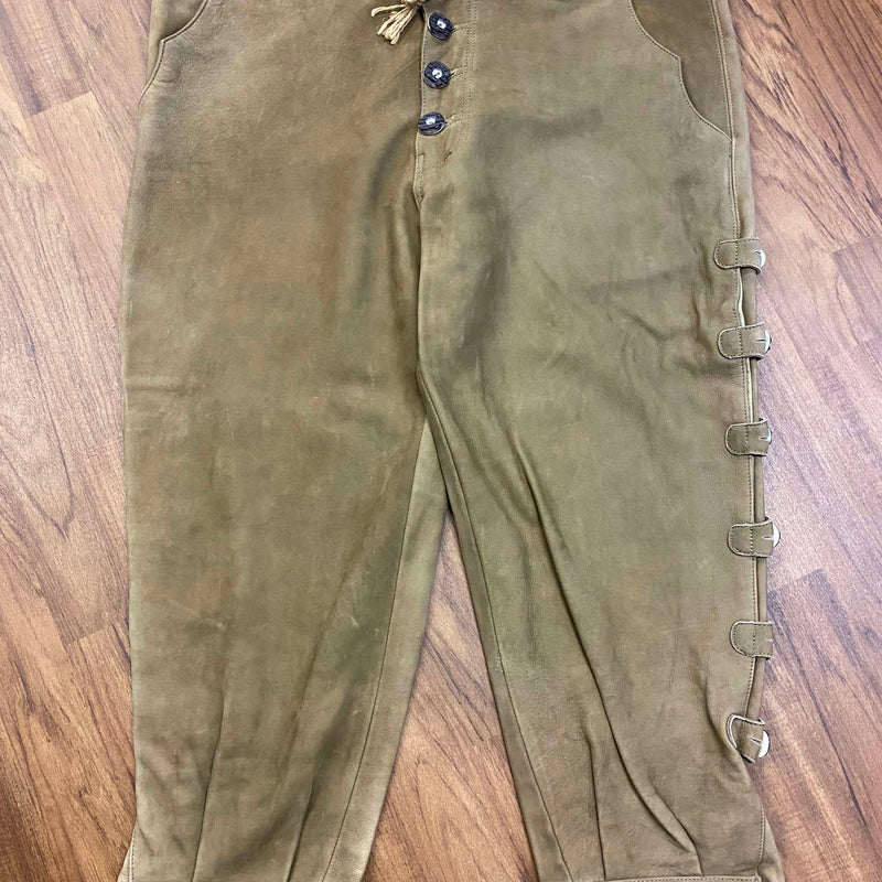 „Hellbraune Trachten Lederhose Echtleder mit Knopfleiste und Kordelzug Detail“