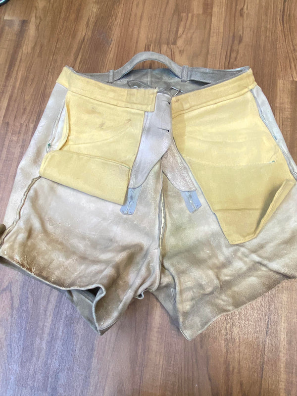 Kurze Lederhose 60er Doppelzipp Eichenlaub grau Bayern Rothenburg Unikat