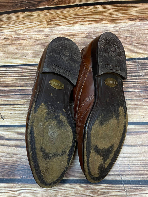 Sohlenansicht der braunen Bentley Lederschuhe mit Gebrauchsspuren
