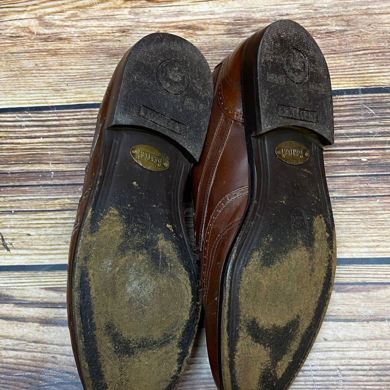 Sohlenansicht der braunen Bentley Lederschuhe mit Gebrauchsspuren