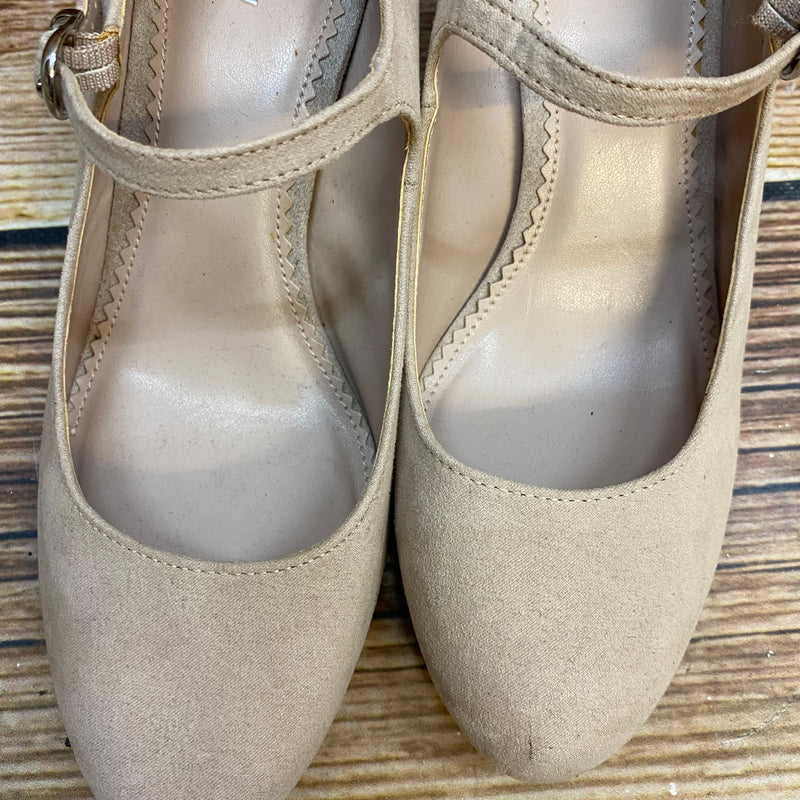 „Elegante beige Vintage Pumps Damen mit Absatz und Spangenriemen“