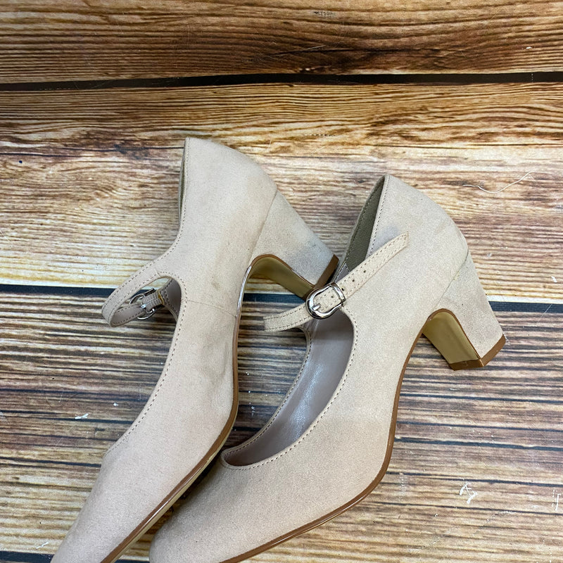 „Detailansicht Vintage Damenschuhe beige Mary Jane Stil Größe 38“