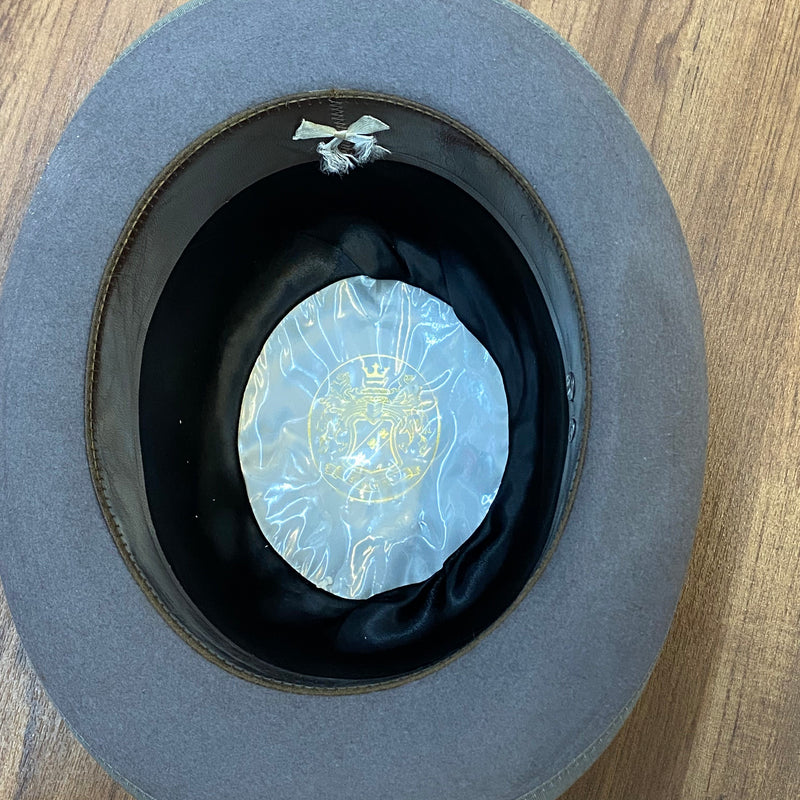 Innenansicht graue Vintage Melone mit Weflor Emblem
