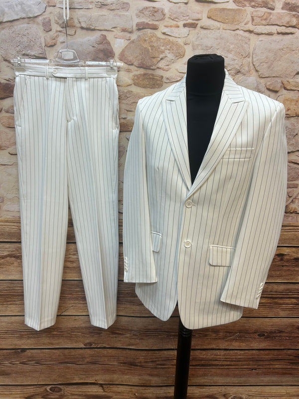 „Weißer Vintage-Nadelstreifen-Anzug in Größe 42 mit Hose und Sakko im 20er-Jahre-Stil“