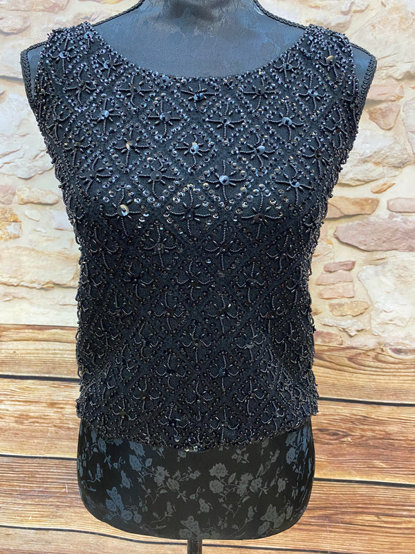 „Vintage Pailletten Top schwarz mit Perlenbesatz Größe 34 Frontansicht“