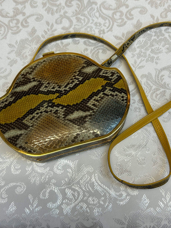 Vintage Pythonleder-Clutch in Gelb‐Braun‐Schwarz mit goldenem Metallrahmen und Schulterriemen