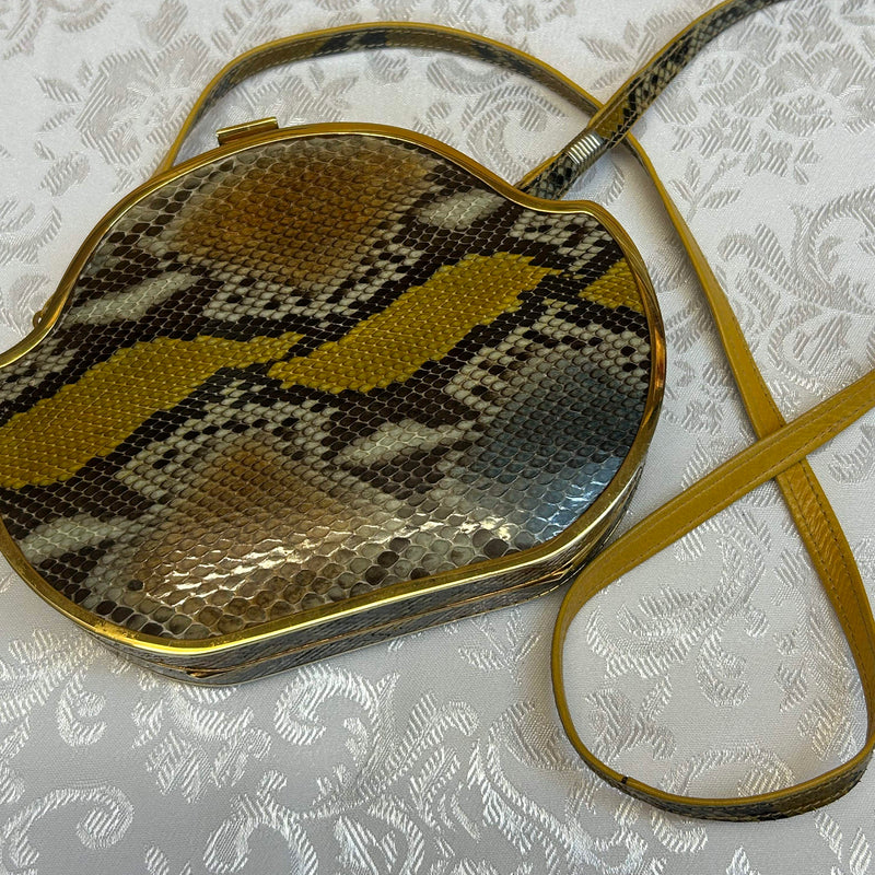 Vintage Pythonleder-Clutch in Gelb‐Braun‐Schwarz mit goldenem Metallrahmen und Schulterriemen