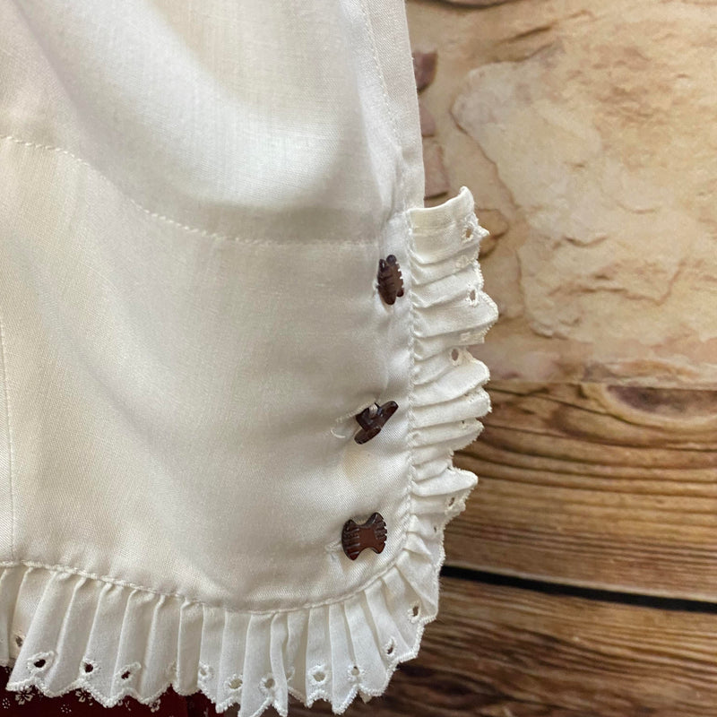 20er Jahre Damen Outfit Gr. 40 mit weißer Bluse, rotem Rock, Hut und Perlenkette, Ansicht 4