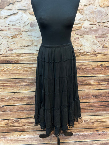 „Schwarzer Vintage Rock mehrlagig mit Raffungen und Spitzenabschluss“