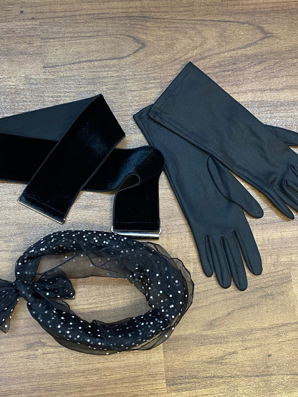 „Rockabilly Accessoires mit schwarzem Samtgürtel, schwarzen Handschuhen und gepunktetem Bandana“