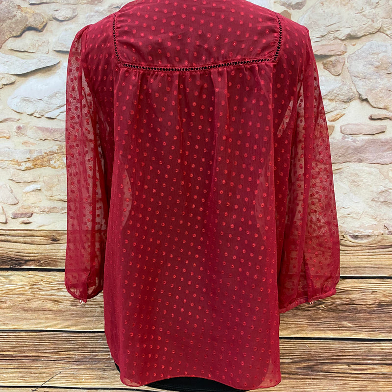 „Vintage Damenbluse rot transparent mit Knopfleiste und Rüschen Detail“