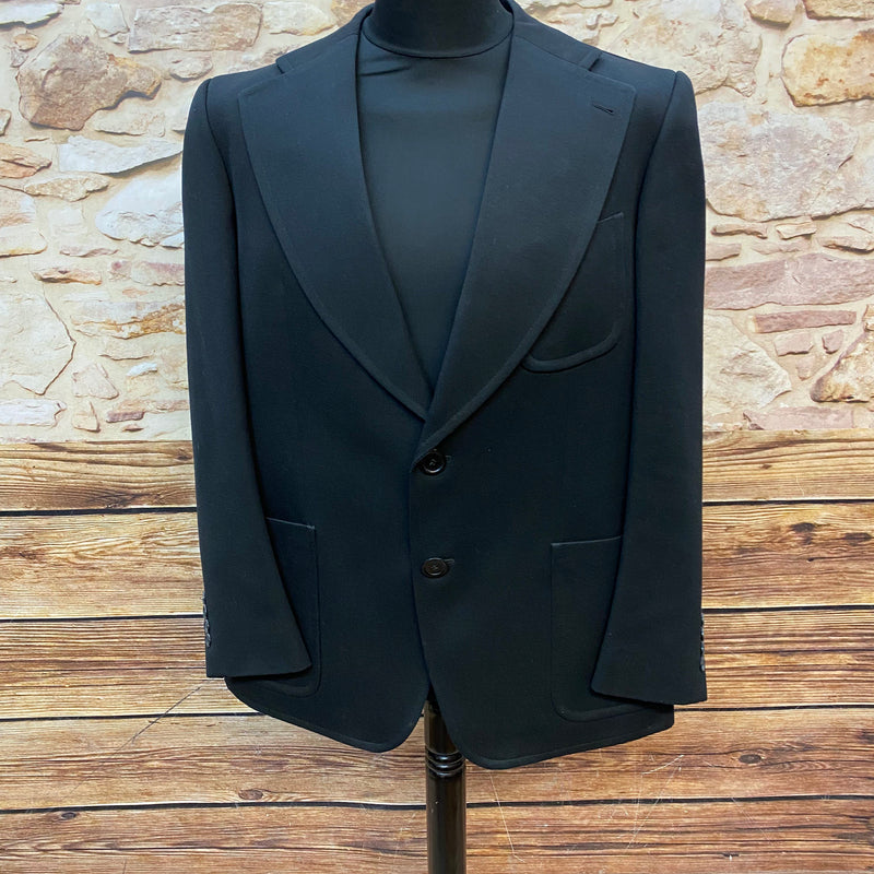 „Vintage Sakko 1970er in Schwarz mit breitem Revers, Schurwollmix, Gr. ca. 56 – klassischer Retro-Herrenblazer“