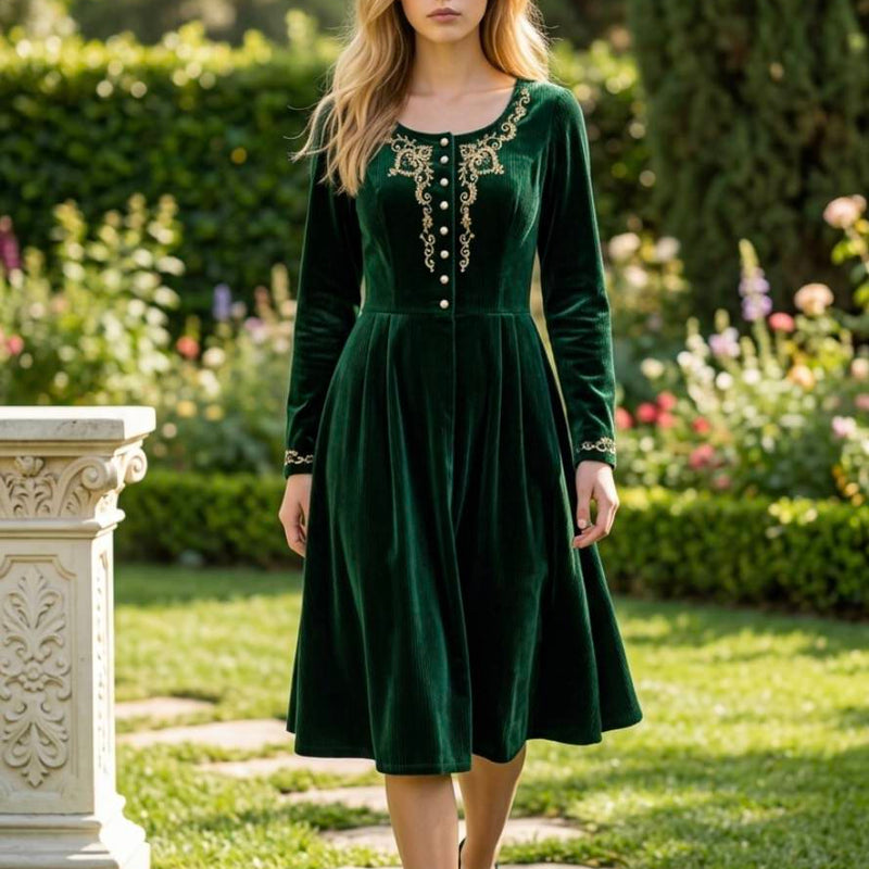 „Vintage Samtkleid grün Trachtenkleid Damen 70er Jahre mit goldener Stickerei“