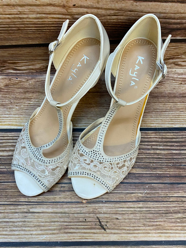„Vintage Sandaletten Damen creme mit Spitze und Strass Gr.38 elegant Hochzeit“