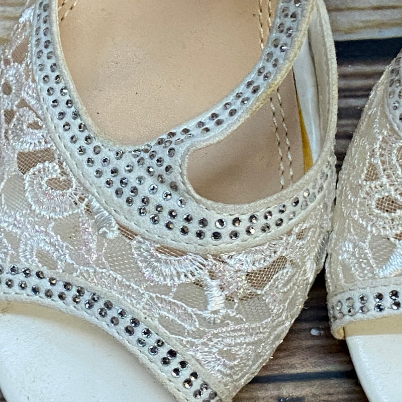 „Vintage Damenschuhe Sandaletten creme Absatz Knöchelriemen Gr.38“