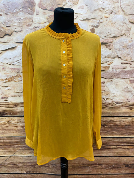 „Vintage Schluppenbluse sonnengelb H&M Größe 42 mit Rüschenkragen Frontansicht“